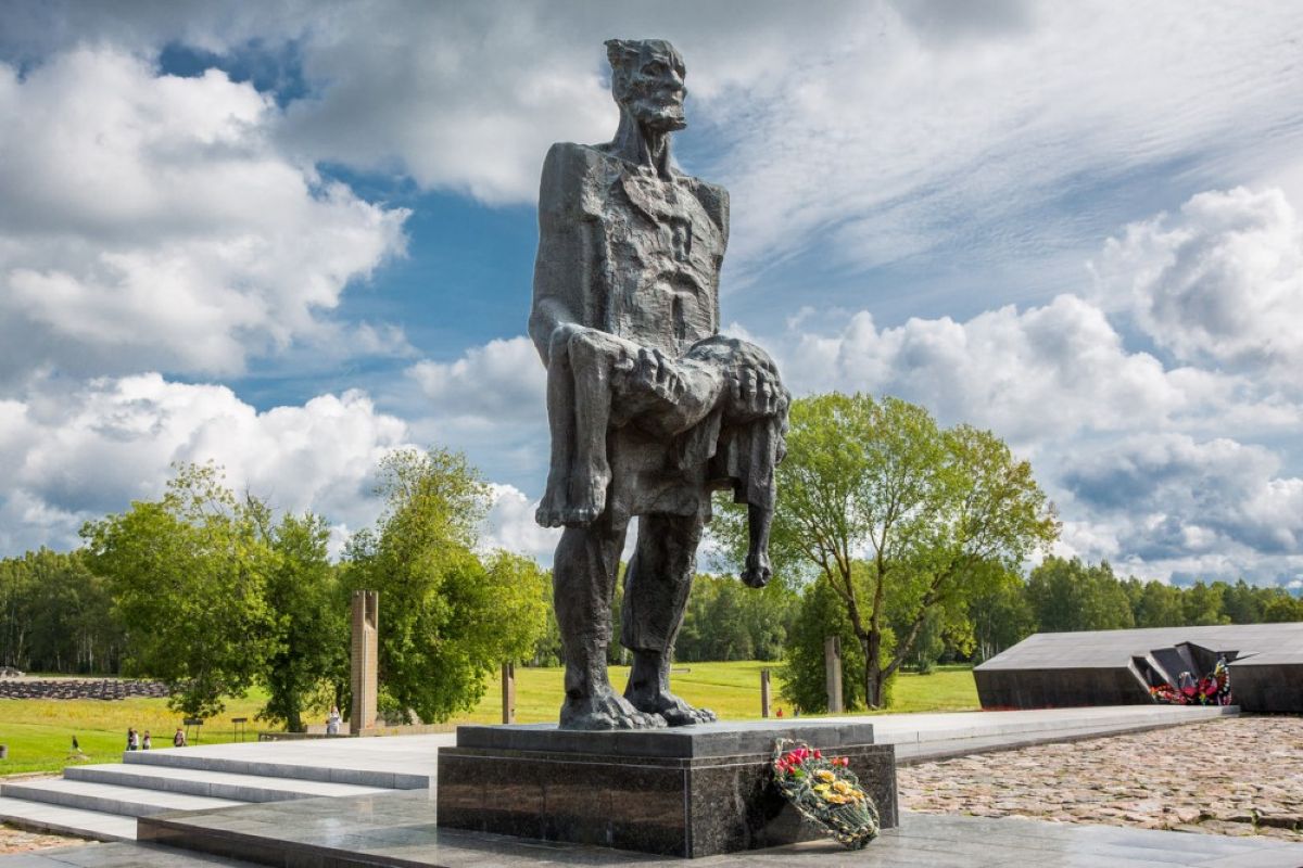 Экскурсия в Хатынь